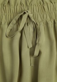 Renee - Jasnozielone Spodnie z Bawełny Typu Palazzo High Waist z Gumką w Talii Nelsaria. Okazja: na co dzień. Stan: podwyższony. Kolor: zielony. Materiał: bawełna. Styl: elegancki, casual, wizytowy #6