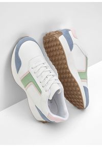 bonprix - Sneakersy z profilowaną podeszwą. Okazja: na co dzień. Kolor: biały #3