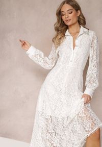 Renee - Biała Koszulowa Sukienka Maxi z Ozdobnymi Guzikami i Cyrkoniami z Koronkowej Tkaniny Armina. Kolor: biały. Materiał: koronka, tkanina. Długość rękawa: długi rękaw. Typ sukienki: koszulowe. Długość: maxi