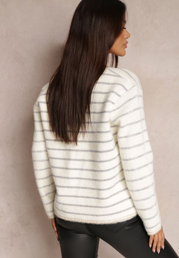 Renee - Biały Kardigan z Wiskozy na Guziki Bive. Kolor: biały. Materiał: wiskoza. Wzór: aplikacja. Styl: retro