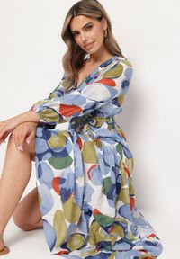 Born2be - Niebieska Wiskozowa Sukienka z Gumką w Pasie i Materiałowym Paskiem z Trójkątnym Dekoltem Fumella. Okazja: na co dzień. Kolor: niebieski. Materiał: materiał, wiskoza. Długość rękawa: długi rękaw. Typ sukienki: proste. Styl: klasyczny, casual #7