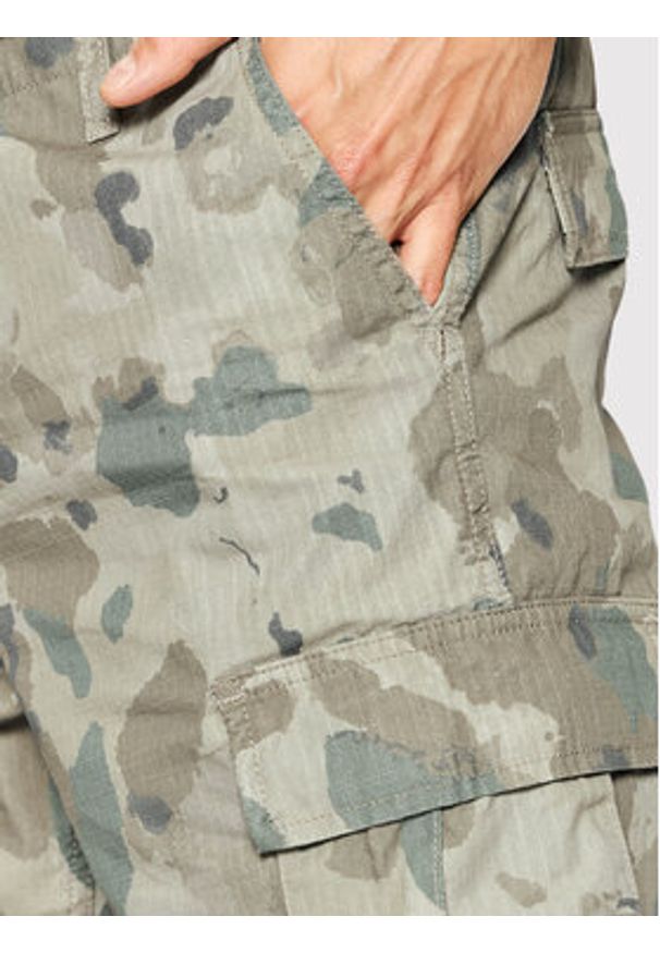 Carhartt WIP Szorty materiałowe Cargo I015999 Zielony Regular Fit. Kolor: zielony. Materiał: bawełna, materiał