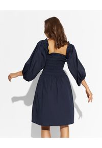 THECADESS - Sukienka mini z odkrytymi ramionami Mila. Kolor: niebieski. Typ sukienki: z odkrytymi ramionami. Długość: mini #2