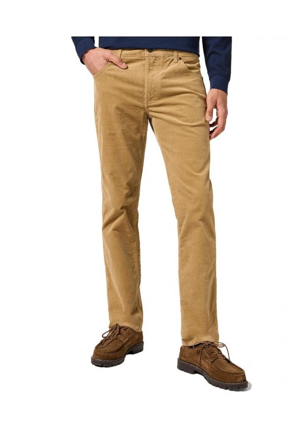 Wrangler - MĘSKIE SPODNIE SZTRUKSOWE WRANGLER GREENSBORO TIGERS EYE 11235740