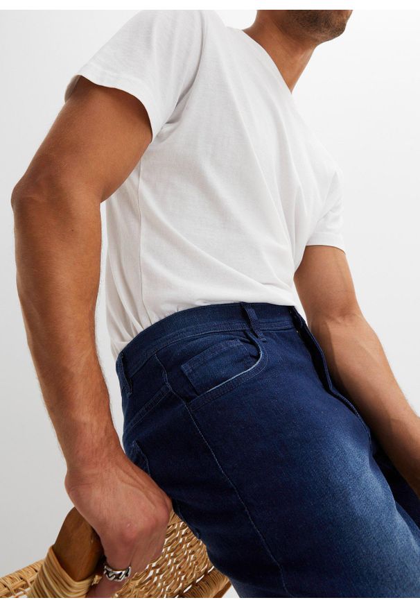 bonprix - Dżinsy ze stretchem regular fit w wygodnym fasonie, straight. Kolor: niebieski. Styl: vintage