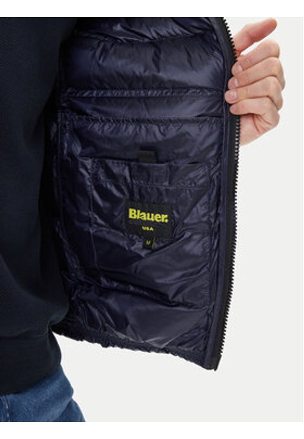 Blauer Kurtka puchowa 25WBLUC03090 Granatowy Regular Fit. Kolor: niebieski. Materiał: syntetyk