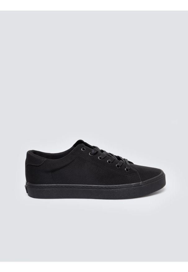 Big-Star - Trampki męskie niskie czarne SS174001 906. Okazja: na co dzień. Nosek buta: okrągły. Kolor: czarny. Materiał: materiał, jeans, guma. Styl: klasyczny, elegancki, casual