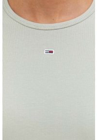 Tommy Jeans t-shirt damski kolor zielony. Okazja: na co dzień. Kolor: zielony. Materiał: bawełna, dzianina, prążkowany. Wzór: aplikacja. Styl: casual #2