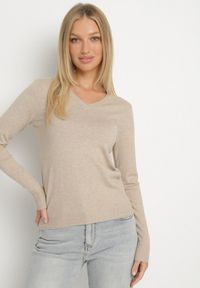 Born2be - Ciemnobeżowy Sweter z Wiskozą i Dekoltem w Serek Olisela. Okazja: na co dzień. Typ kołnierza: dekolt w serek. Kolor: brązowy. Materiał: wiskoza. Styl: casual, elegancki #4