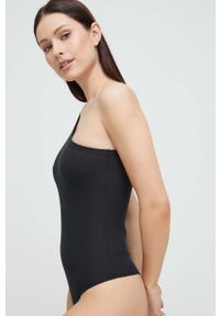 Spanx body modelujące Suit Yourself Ribbed One Shoulder kolor czarny gładki. Kolor: czarny. Materiał: materiał, dzianina, prążkowany. Długość: krótkie. Wzór: gładki #4