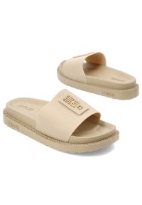 Big-Star - Beżowe Klapki Big Star Wygodne Wsuwane Obuwie Damskie. Okazja: na plażę, na co dzień. Kolor: beżowy. Materiał: materiał. Sezon: lato. Styl: casual, sportowy #4