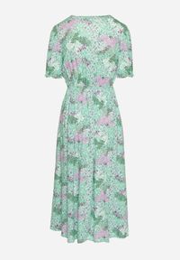 Born2be - Zielona Sukienka Midi z Głębokim Dekoltem i Gumką w Pasie z Wiskozy Arevik. Kolor: zielony. Materiał: wiskoza. Długość: midi #5