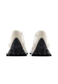 Buty damskie New Balance W3271UO – beżowe. Okazja: na co dzień. Kolor: beżowy. Materiał: zamsz, guma, dresówka. Szerokość cholewki: normalna. Sezon: wiosna #5