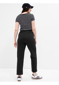 GAP - Gap Spodnie dresowe 796096-01 Czarny Regular Fit. Kolor: czarny. Materiał: bawełna