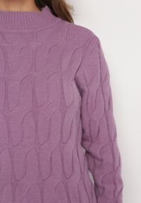 Born2be - Jasnofioletowy Klasyczny Sweter w Ozdobny Splot Aliissa. Kolor: fioletowy. Materiał: dzianina. Długość rękawa: długi rękaw. Długość: długie. Wzór: ze splotem. Styl: klasyczny #5