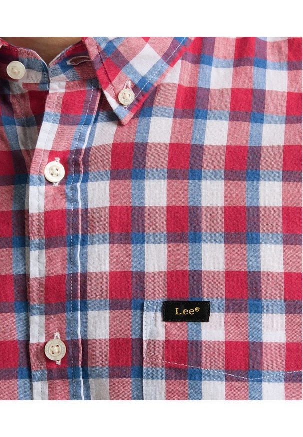 Lee - LEE BUTTON DOWN SS MĘSKA KOSZULA W KRATĘ REAL RED L886OFUI 112145649. Typ kołnierza: button down
