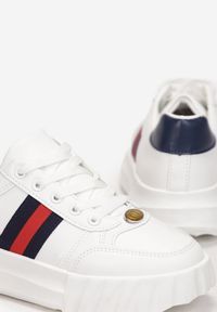 Born2be - Biało-Niebieskie Sneakersy Riis. Okazja: na co dzień. Nosek buta: okrągły. Zapięcie: sznurówki. Kolor: biały. Materiał: materiał. Wzór: aplikacja #4