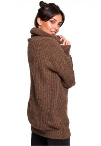 Polskie swetry - Długi ciepły sweter tunika z wysokim golfem. Okazja: na co dzień. Typ kołnierza: golf. Materiał: wełna, dzianina, poliakryl, materiał. Długość rękawa: długi rękaw. Długość: długie. Styl: casual, elegancki #2