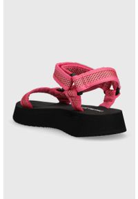 Calvin Klein Jeans sandały PREFRESATO SANDAL WEBBING XRAY damskie kolor różowy na platformie YW0YW00969. Zapięcie: rzepy. Kolor: różowy. Materiał: włókno, materiał. Obcas: na platformie #5