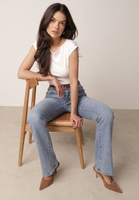 Born2be - Niebieskie Klasyczne Jeansy Dzwony z Bawełną z Regularnym Stanem Aalona. Okazja: na co dzień, na spotkanie biznesowe, do pracy. Kolekcja: plus size. Kolor: niebieski. Styl: klasyczny #7