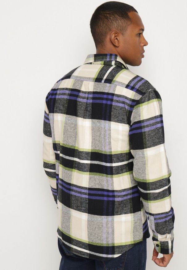 Born2be - Beżowa Koszula z Bawełny w Kratę Ozdobiona Guzikami Zinniritta. Okazja: na co dzień. Typ kołnierza: kołnierzyk klasyczny. Kolor: beżowy. Materiał: bawełna. Długość rękawa: długi rękaw. Długość: długie. Wzór: aplikacja. Styl: klasyczny, casual, elegancki