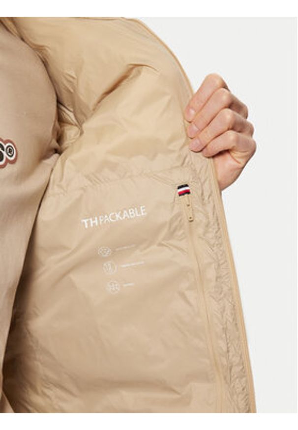 TOMMY HILFIGER - Tommy Hilfiger Kurtka przejściowa MW0MW37634 Beżowy Regular Fit. Kolor: beżowy. Materiał: syntetyk