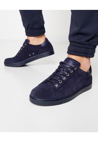 GIANVITO ROSSI - Granatowe sneakersy zamszowe. Nosek buta: okrągły. Kolor: niebieski. Materiał: zamsz. Sezon: wiosna #1