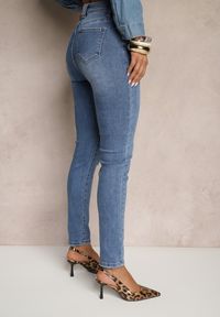 Renee - Niebieskie Jeansy Skinny z Bawełną High Waist Ozdobione Guzikami Felariel. Okazja: na co dzień. Stan: podwyższony. Kolor: niebieski. Wzór: aplikacja. Styl: casual, elegancki