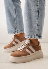 Renee - Brązowe Zamszowe Sneakersy Chunky na Platformie Teslara. Okazja: na co dzień. Kolor: brązowy. Materiał: zamsz. Obcas: na platformie #2