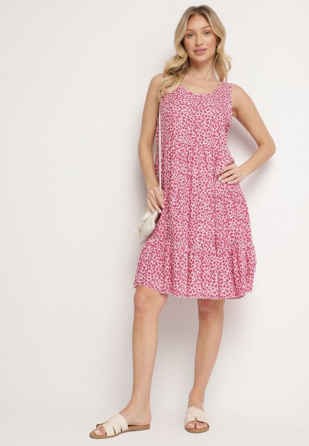 Born2be - Ciemnoróżowa Bawełniana Sukienka Bez Rękawów w Kolorowe Plamki Nattelle. Okazja: na co dzień. Kolor: różowy. Materiał: bawełna. Długość rękawa: bez rękawów. Wzór: kolorowy. Styl: elegancki, klasyczny, casual