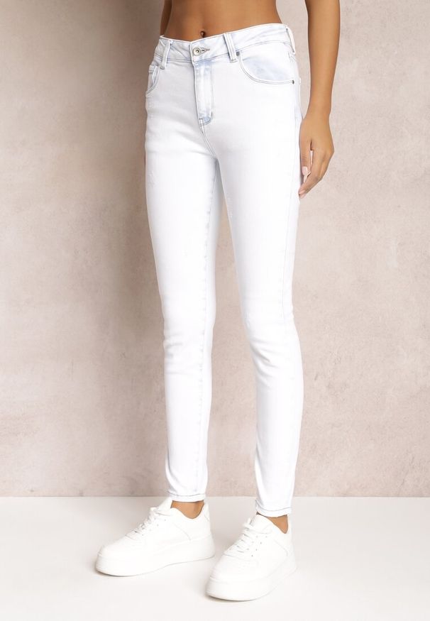 Renee - Jasnoniebieskie Jeansy Skinny Raianna. Kolor: niebieski