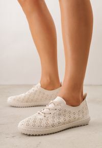 Born2be - Beżowe Tenisówki z Ażurową Cholewką Tidella. Okazja: na co dzień. Kolor: beżowy. Materiał: jeans. Szerokość cholewki: normalna. Wzór: ażurowy. Styl: casual #4