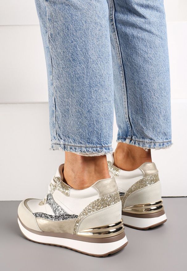 Born2be - Szaro-Złote Sneakersy na Ukrytym Koturnie Ozdobione Brokatem Yavina. Kolor: beżowy. Wzór: aplikacja. Obcas: na koturnie