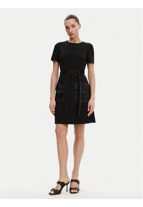DKNY Sukienka codzienna DD4J1E45 Czarny Slim Fit. Okazja: na co dzień. Kolor: czarny. Materiał: syntetyk. Typ sukienki: proste. Styl: casual