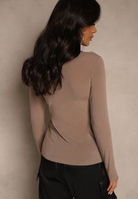 Renee - Beżowa Bluzka Longsleeve z Wiskozy i Kaszmiru Unelle. Kolor: beżowy. Materiał: wiskoza, kaszmir. Długość rękawa: długi rękaw. Styl: klasyczny #3