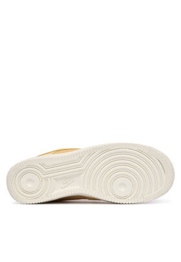 Nike Sneakersy Air Force 1'07 HJ5336 700 Beżowy. Kolor: beżowy. Materiał: zamsz, skóra. Model: Nike Air Force