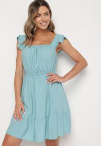 Born2be - Niebieska Sukienka z Wiskozą o Rozkloszowanym Kroju z Gumką w Pasie Lirimere. Okazja: na co dzień. Typ kołnierza: kołnierz z falbankami. Kolor: niebieski. Materiał: wiskoza. Długość rękawa: na ramiączkach. Styl: elegancki, casual #1