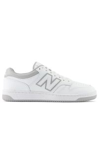 Buty New Balance BB480LGM - białe. Kolor: biały. Materiał: skóra, materiał, syntetyk. Szerokość cholewki: normalna. Sport: koszykówka