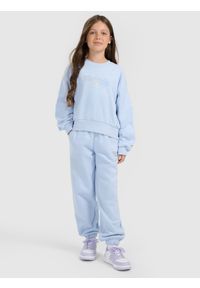 4f - 4F Spodnie dresowe joggery dziewczęce - niebieskie 164 (13-14 lat). Okazja: na co dzień. Stan: podwyższony. Kolor: niebieski. Materiał: dresówka. Długość: do kostek. Sezon: lato. Styl: casual #1