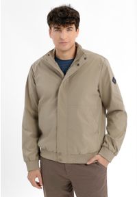 Volcano - Lekka kurtka J-TEGABO. Okazja: na co dzień. Typ kołnierza: kołnierzyk stójkowy. Kolekcja: plus size. Materiał: dzianina, materiał. Wzór: gładki. Sezon: wiosna, jesień. Styl: casual, klasyczny #1