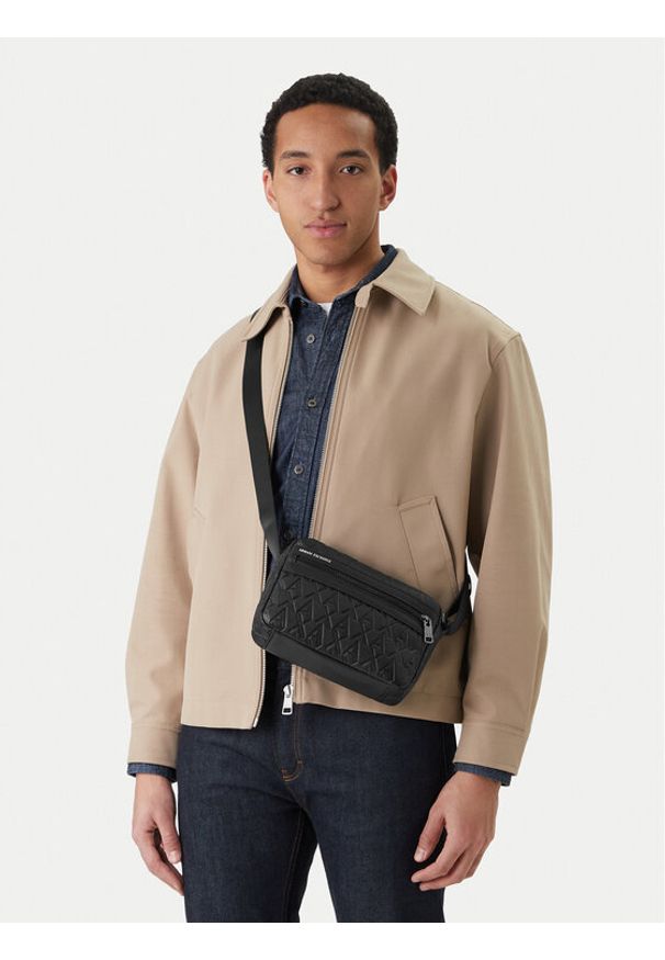 Armani Exchange Saszetka XM000240 AF12133 UC001 Czarny. Kolor: czarny. Materiał: skóra