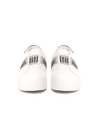 Renee - Białe Sneakersy Move Around. Zapięcie: bez zapięcia. Kolor: biały. Materiał: materiał, lakier. Wzór: aplikacja. Obcas: na płaskiej podeszwie #3