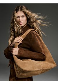 Reserved - Zamszowa torebka hobo - beżowy. Kolor: beżowy. Materiał: zamszowe #1