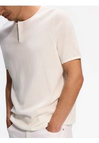 Reserved - Sweter henley - biały. Typ kołnierza: typu henley. Kolor: biały. Materiał: bawełna, dzianina #1