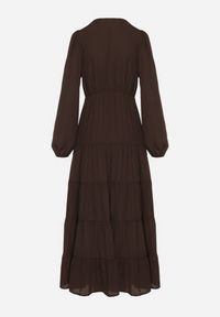 Born2be - Brązowa Rozkloszowana Sukienka Vices z Kopertowym Dekoltem Reslosa. Okazja: na co dzień. Typ kołnierza: dekolt w serek. Kolor: brązowy. Materiał: jeans. Typ sukienki: kopertowe. Styl: casual #7