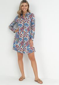 Born2be - Niebieska Sukienka Koszulowa w Kwiaty z Kieszeniami Eborene. Kolor: niebieski. Materiał: wiskoza, tkanina. Wzór: kwiaty. Typ sukienki: koszulowe. Długość: mini #3