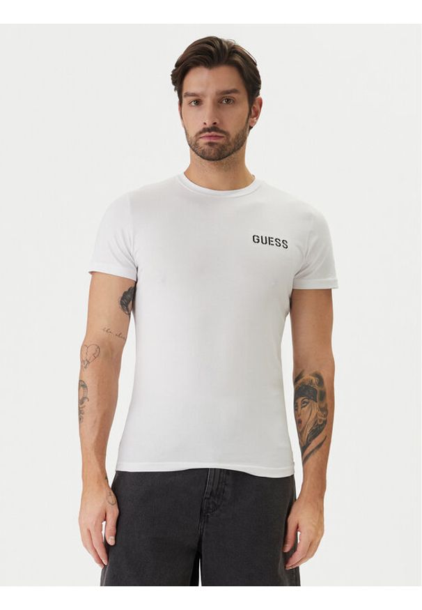 Guess T-Shirt U6GM03 K6YW1 Biały Slim Fit. Kolor: biały. Materiał: bawełna