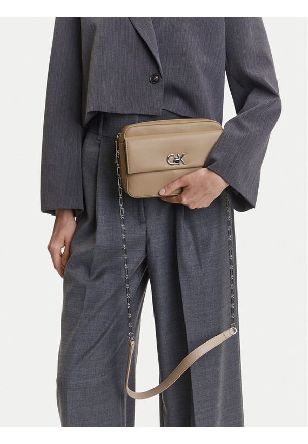 Calvin Klein Torebka Ck Pocket Camera Bag K60K613089 Brązowy. Kolor: brązowy. Materiał: skórzane