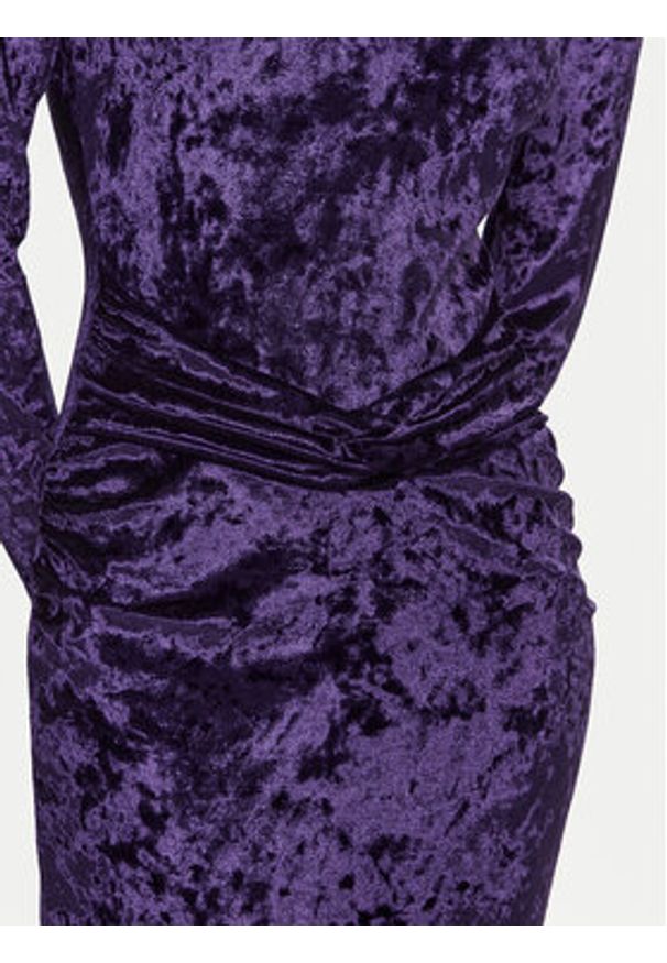 Rinascimento Sukienka codzienna CFC0121760003 Fioletowy Regular Fit. Okazja: na co dzień. Kolor: fioletowy. Materiał: syntetyk. Typ sukienki: proste. Styl: casual