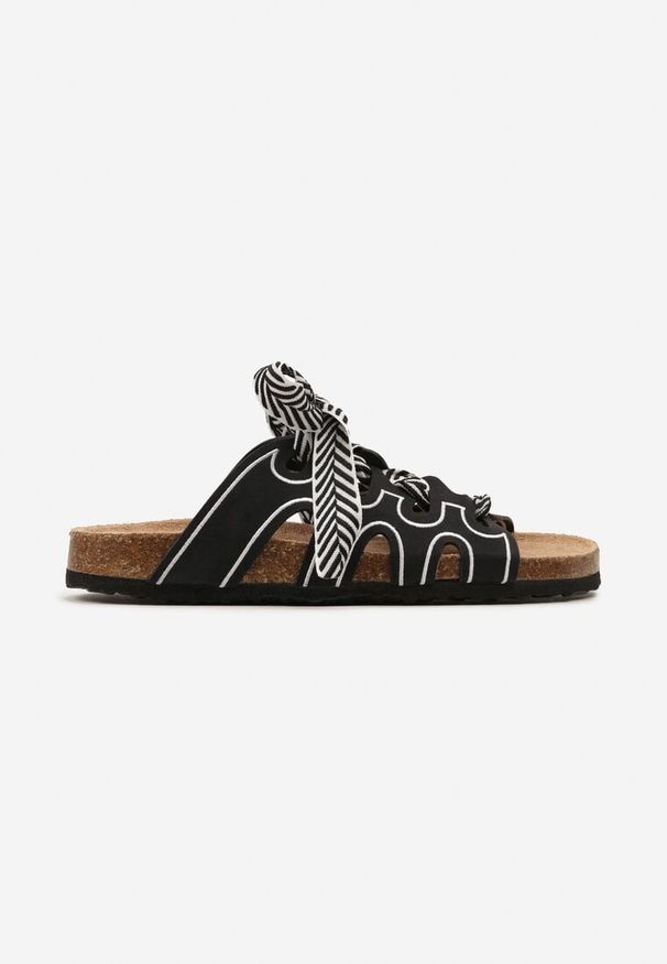 Born2be - Czarne Klapki z Wycięciami i Ozdobną Tasiemką Reddia. Kolor: czarny. Styl: boho